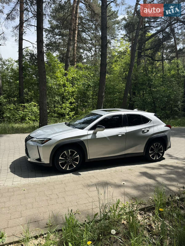 Внедорожник / Кроссовер Lexus UX 2020 в Львове