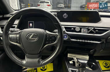 Позашляховик / Кросовер Lexus UX 2019 в Чернівцях