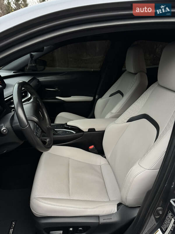 Внедорожник / Кроссовер Lexus UX 2020 в Киеве