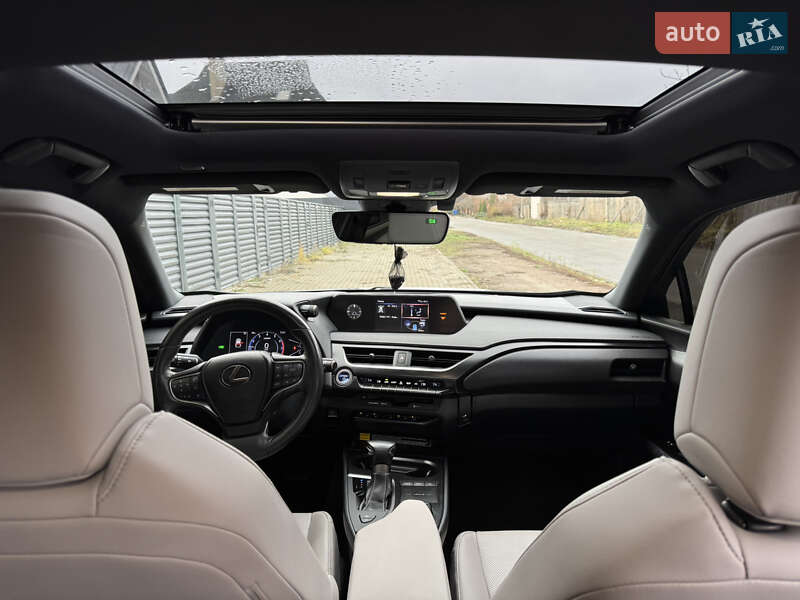 Внедорожник / Кроссовер Lexus UX 2020 в Киеве