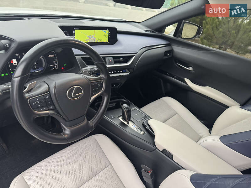 Внедорожник / Кроссовер Lexus UX 2022 в Хмельницком