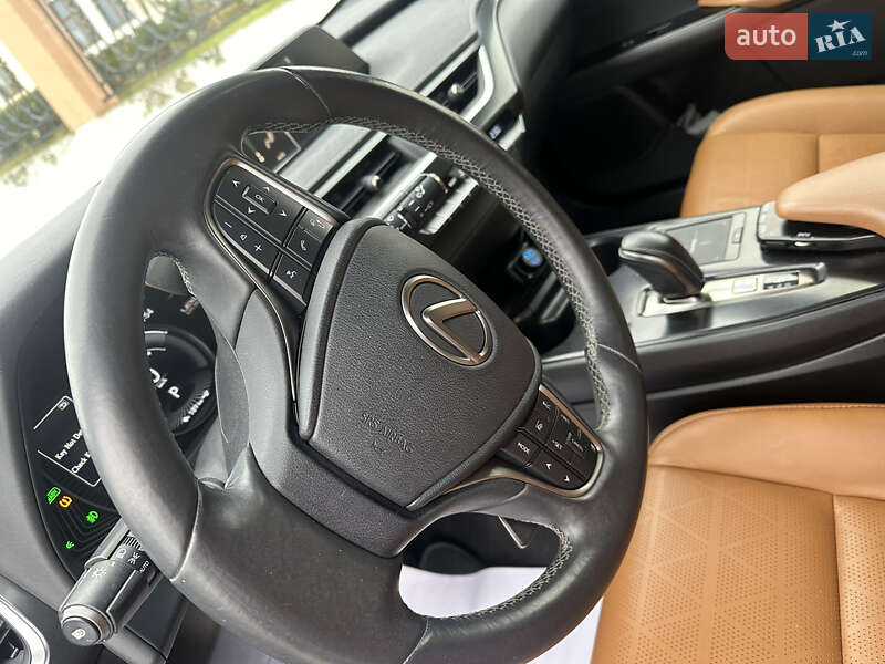 Позашляховик / Кросовер Lexus UX 2021 в Дрогобичі