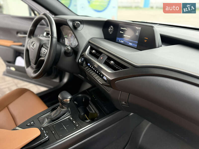 Внедорожник / Кроссовер Lexus UX 2021 в Днепре