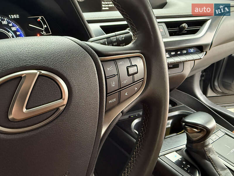 Внедорожник / Кроссовер Lexus UX 2021 в Днепре