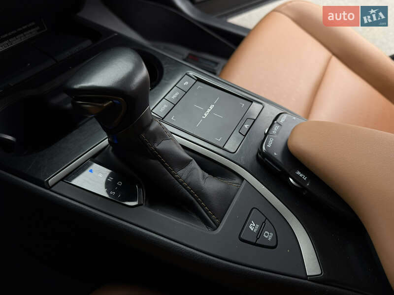 Внедорожник / Кроссовер Lexus UX 2021 в Днепре