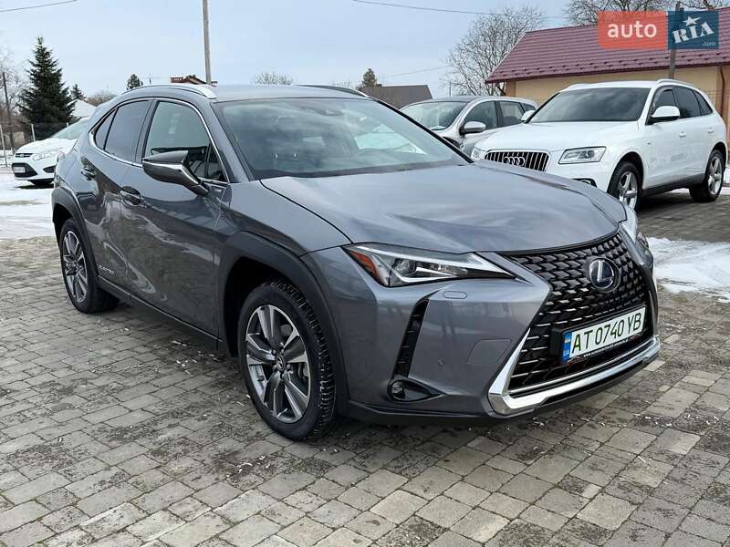 Lexus UX 2022