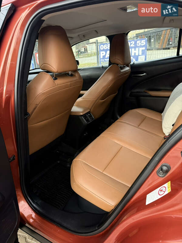 Внедорожник / Кроссовер Lexus UX 2019 в Ивано-Франковске