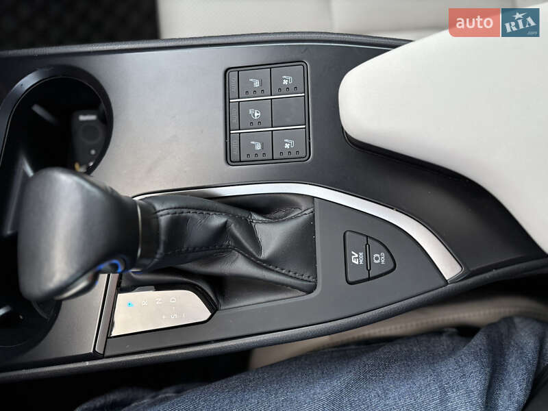 Внедорожник / Кроссовер Lexus UX 2023 в Одессе