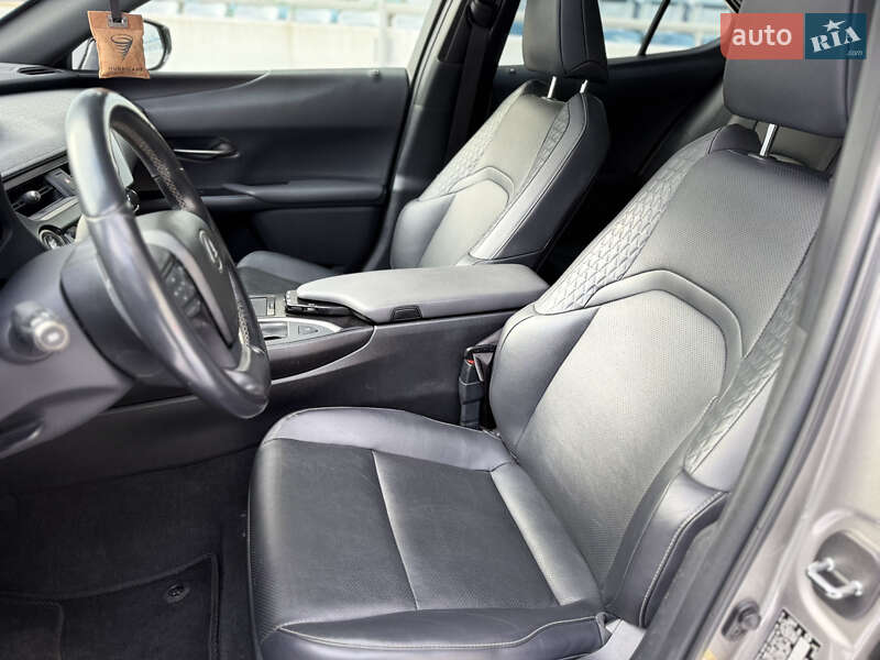 Позашляховик / Кросовер Lexus UX 2019 в Одесі фото 25 Позашляховик / Кросовер Lexus UX 2019 в Одесі