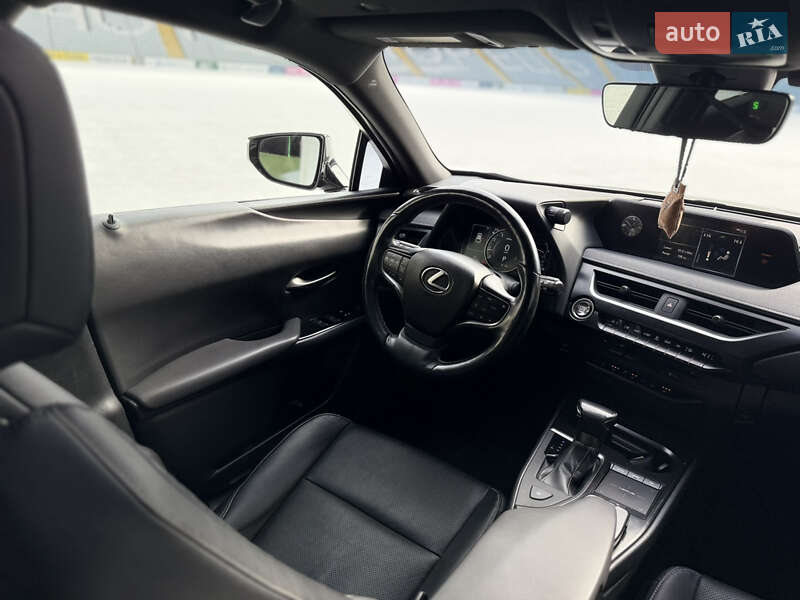 Позашляховик / Кросовер Lexus UX 2019 в Одесі фото 35 Позашляховик / Кросовер Lexus UX 2019 в Одесі