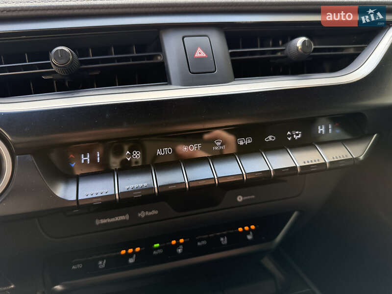 Позашляховик / Кросовер Lexus UX 2019 в Одесі фото 43 Позашляховик / Кросовер Lexus UX 2019 в Одесі