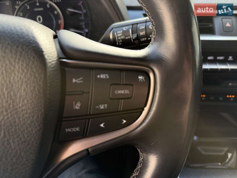 Позашляховик / Кросовер Lexus UX 2019 в Одесі фото 47 Позашляховик / Кросовер Lexus UX 2019 в Одесі