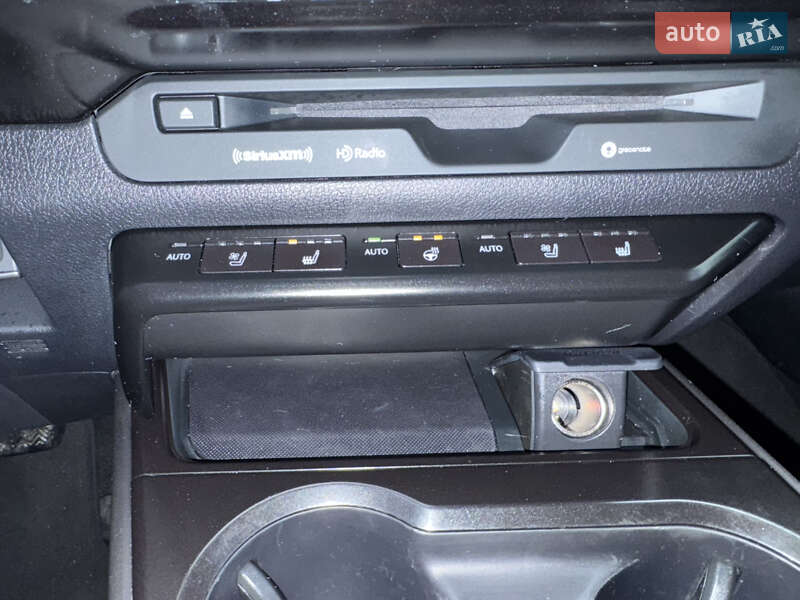 Внедорожник / Кроссовер Lexus UX 2019 в Киеве