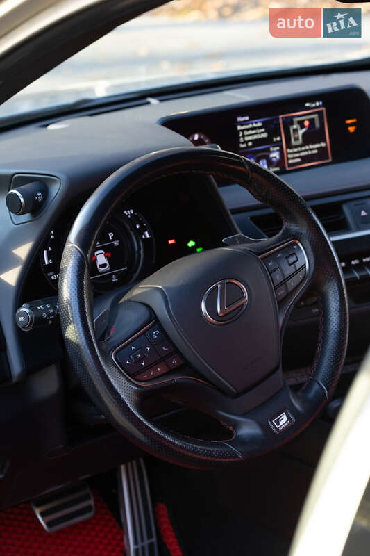 Позашляховик / Кросовер Lexus UX 2021 в Львові