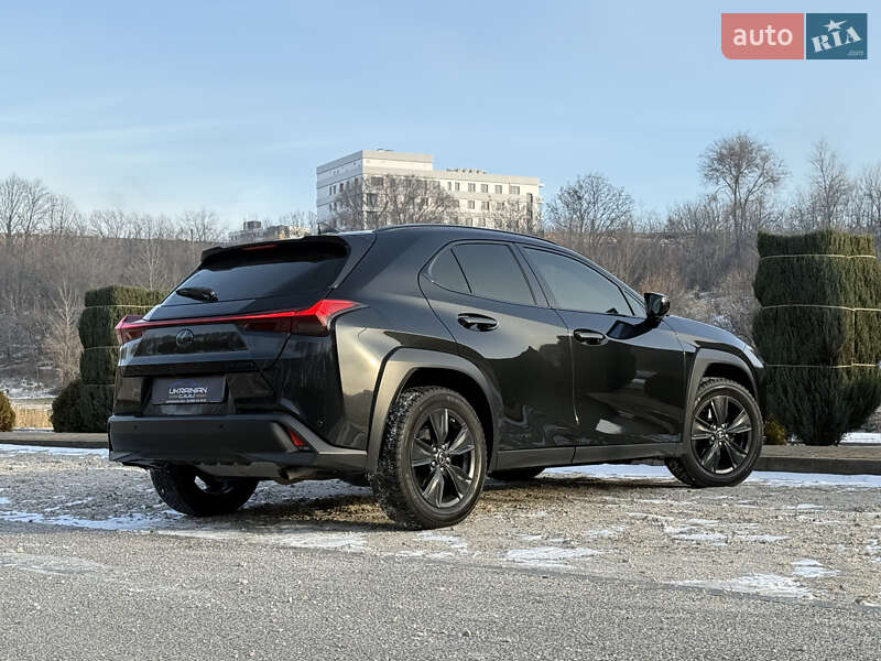 Позашляховик / Кросовер Lexus UX 2020 в Дніпрі