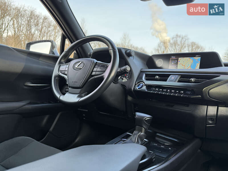 Позашляховик / Кросовер Lexus UX 2020 в Дніпрі