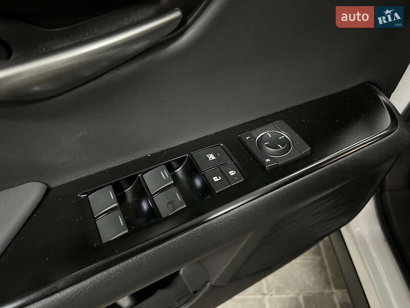 Позашляховик / Кросовер Lexus UX 2021 в Києві