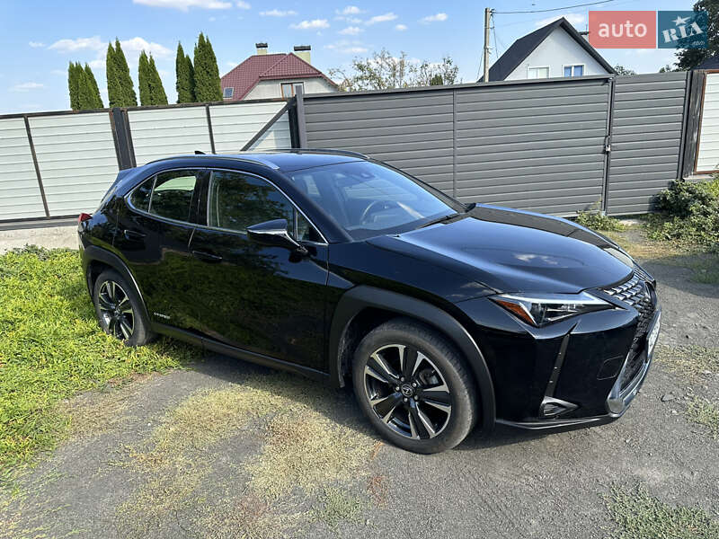 Позашляховик / Кросовер Lexus UX 2020 в Нововолинську