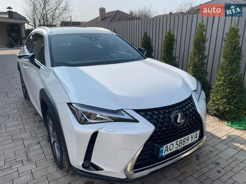Lexus UX 2020