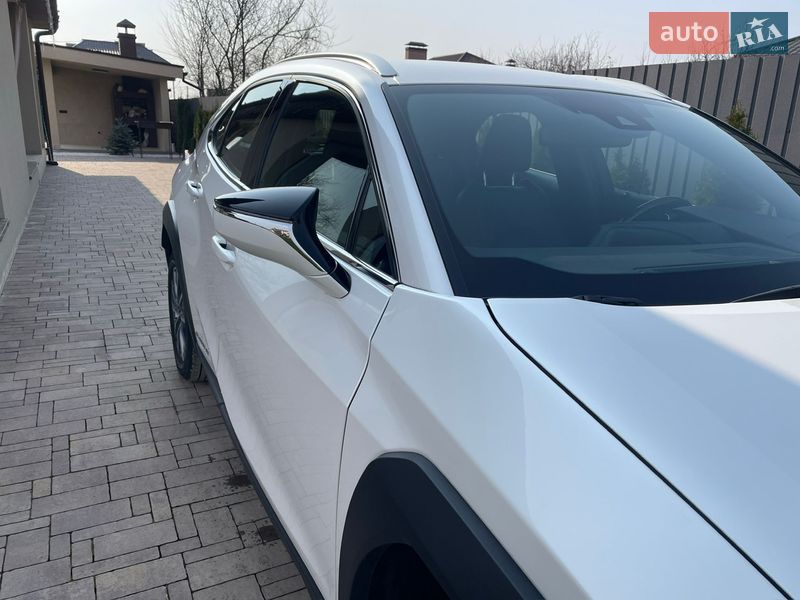 Внедорожник / Кроссовер Lexus UX 2020 в Ужгороде