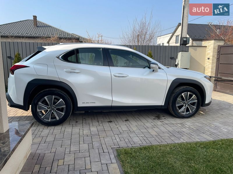 Внедорожник / Кроссовер Lexus UX 2020 в Ужгороде