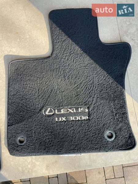 Внедорожник / Кроссовер Lexus UX 2020 в Ужгороде