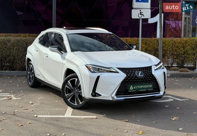 Lexus UX 2021
