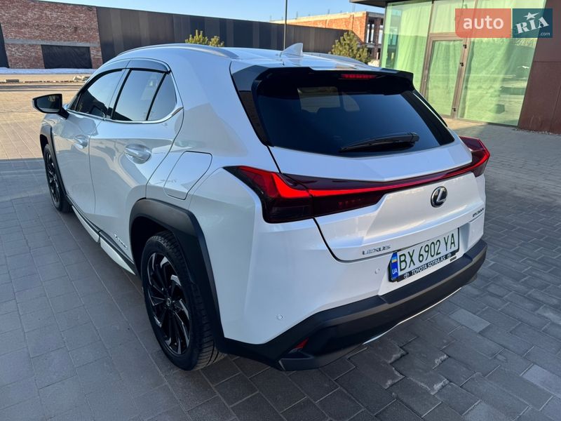 Внедорожник / Кроссовер Lexus UX 2022 в Хмельницком