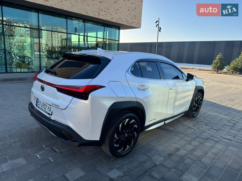 Внедорожник / Кроссовер Lexus UX 2022 в Хмельницком
