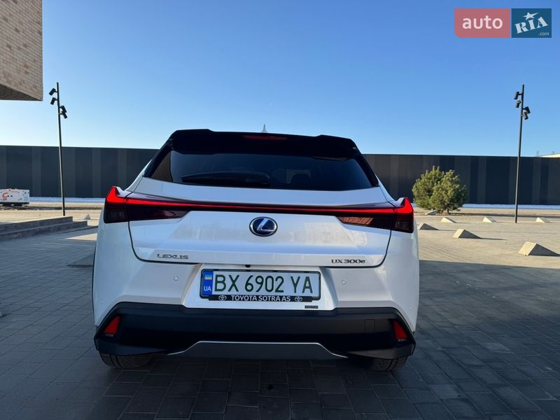 Внедорожник / Кроссовер Lexus UX 2022 в Хмельницком