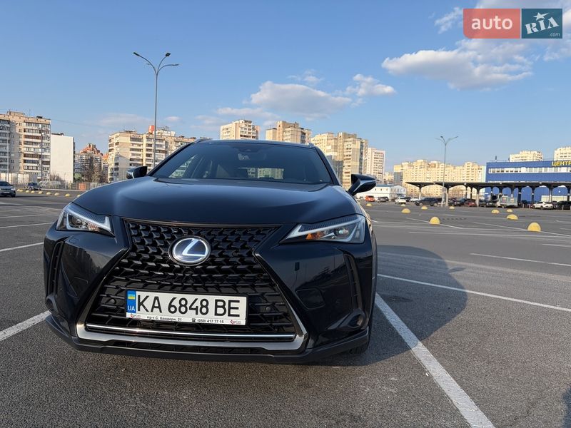 Позашляховик / Кросовер Lexus UX 2019 в Тернополі