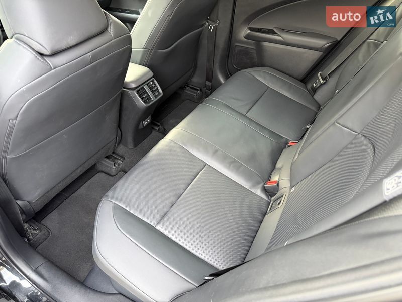 Позашляховик / Кросовер Lexus UX 2023 в Львові