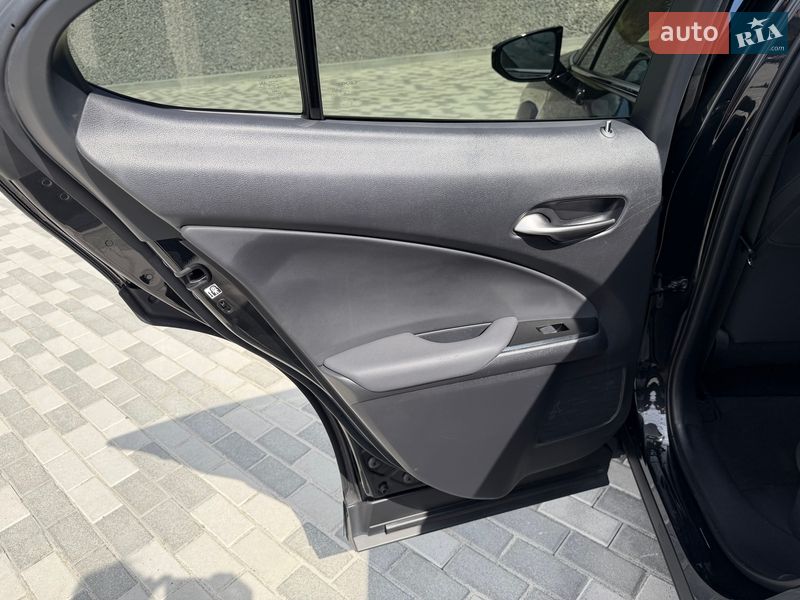 Позашляховик / Кросовер Lexus UX 2023 в Львові