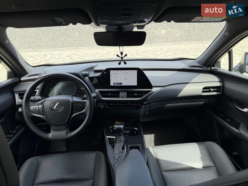 Позашляховик / Кросовер Lexus UX 2023 в Львові