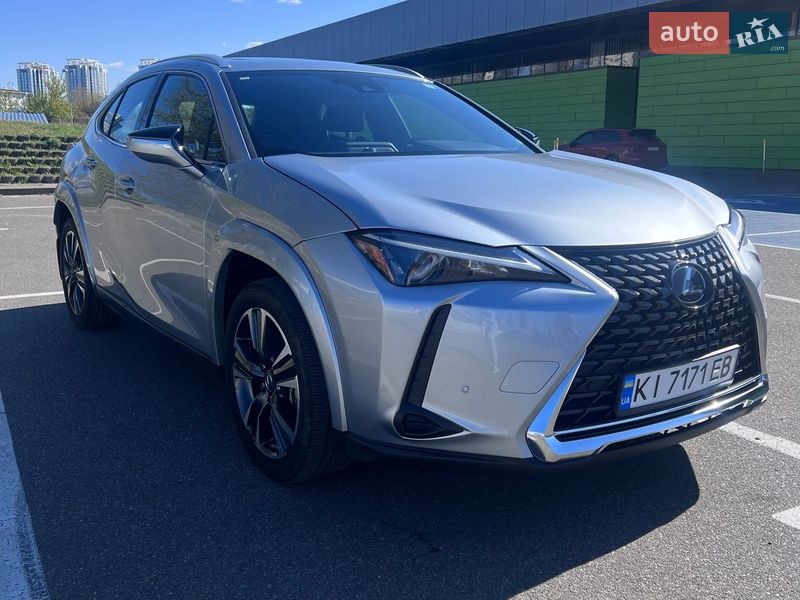 Lexus UX 2023