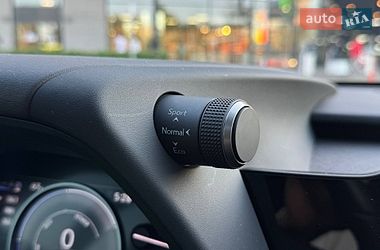 Внедорожник / Кроссовер Lexus UX 2022 в Киеве