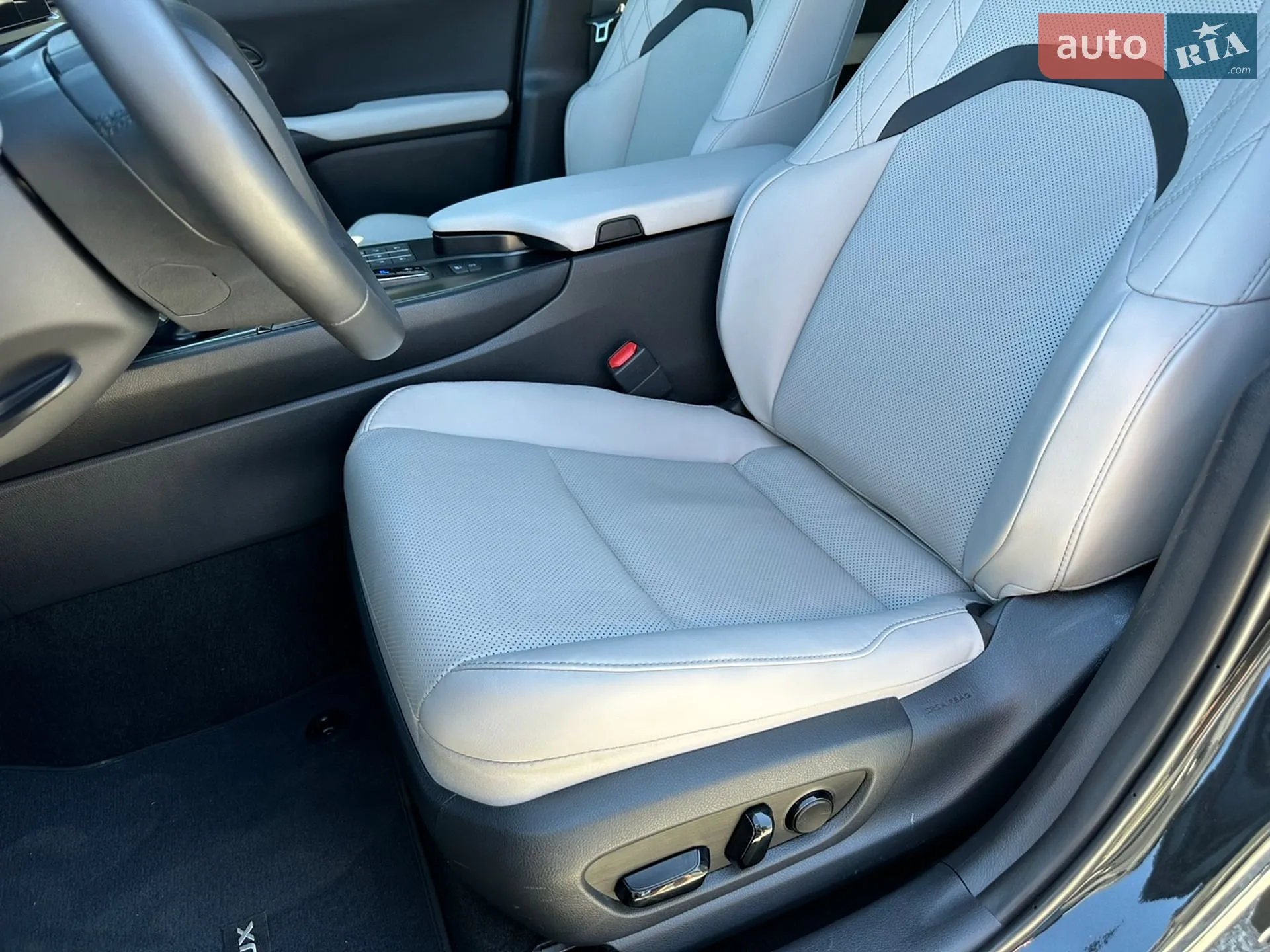 2025 Lexus UX - мініатюра 8