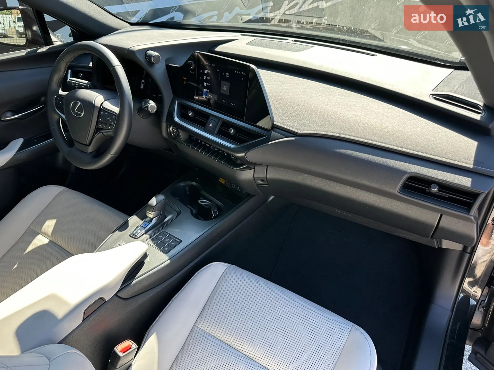 2025 Lexus UX - мініатюра 26
