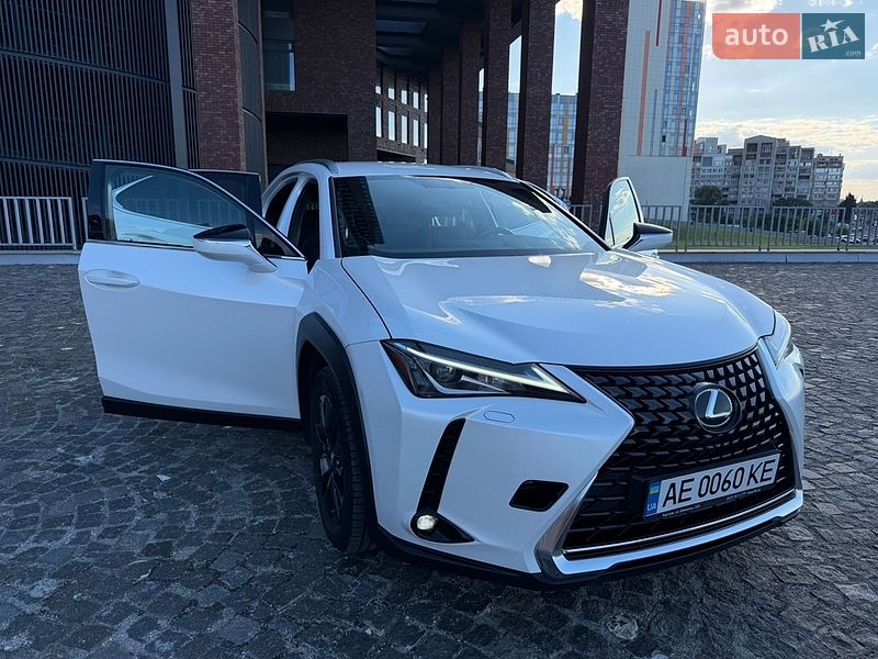 Позашляховик / Кросовер Lexus UX 2018 в Дніпрі