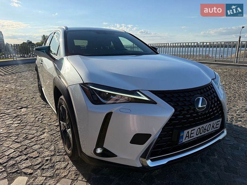 Позашляховик / Кросовер Lexus UX 2018 в Дніпрі