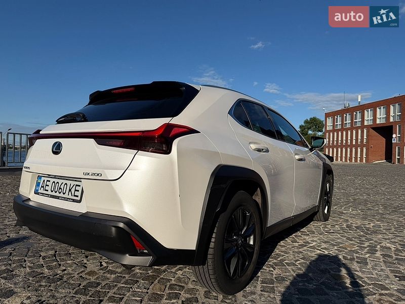 Позашляховик / Кросовер Lexus UX 2018 в Дніпрі
