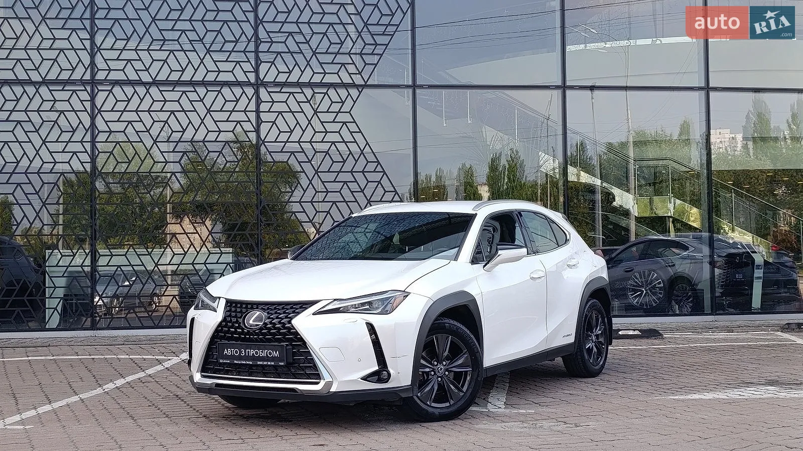2019 Lexus UX - фото 1