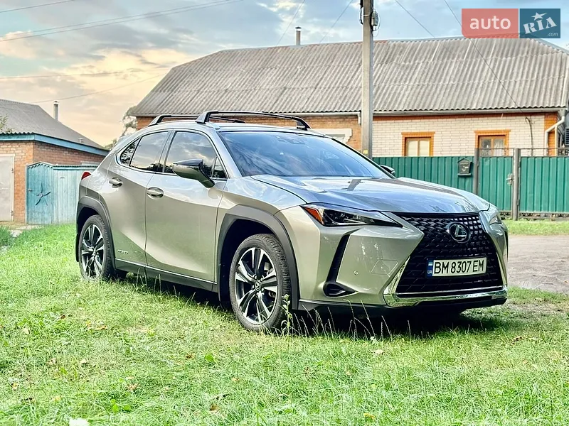 Lexus UX 2021