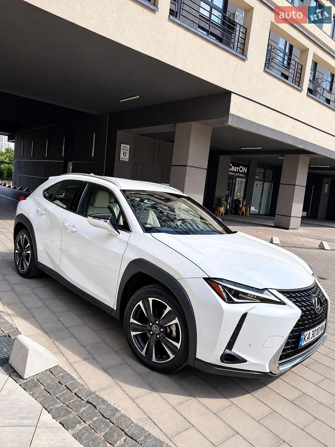 2019 Lexus UX - мініатюра 2