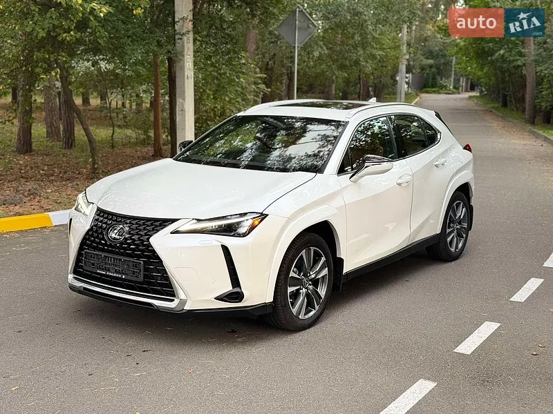 Lexus UX 2023
