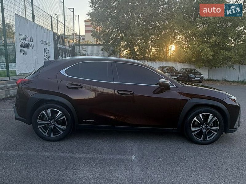 Позашляховик / Кросовер Lexus UX 2018 в Києві