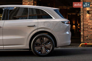 Внедорожник / Кроссовер Li Auto L6 2025 в 