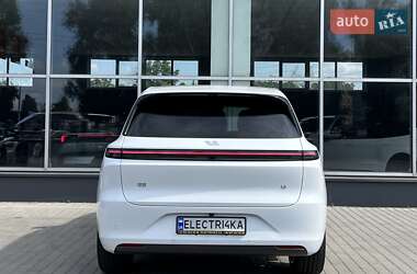 Внедорожник / Кроссовер Li Auto L6 2024 в 