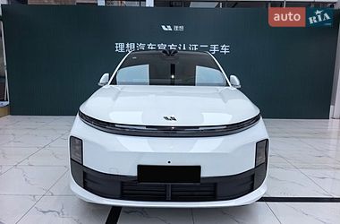 Внедорожник / Кроссовер Li Auto L6 2024 в Киеве