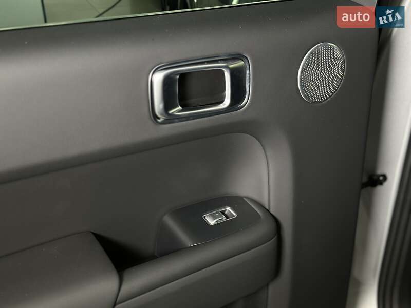 Внедорожник / Кроссовер Li Auto L7 2025 в Одессе